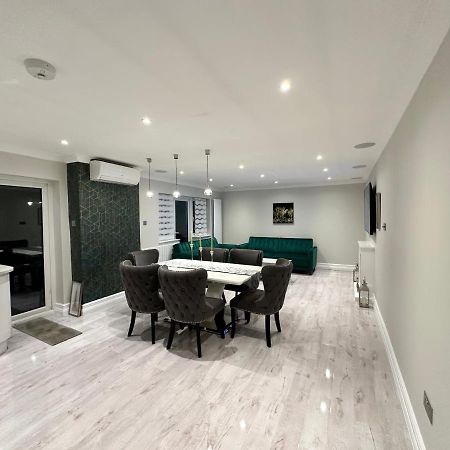 Luxury House Apartment Грийнфорд Екстериор снимка