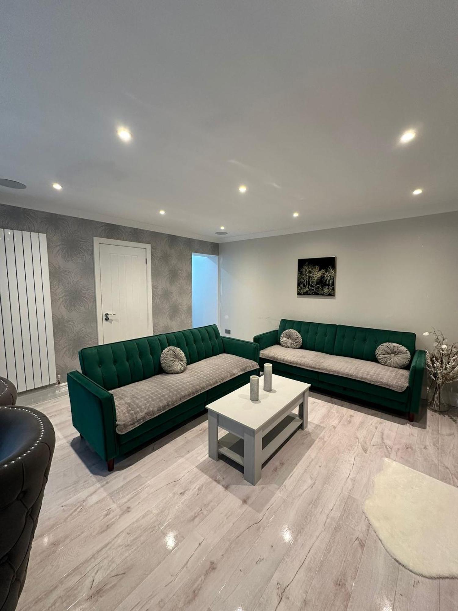 Luxury House Apartment Грийнфорд Екстериор снимка