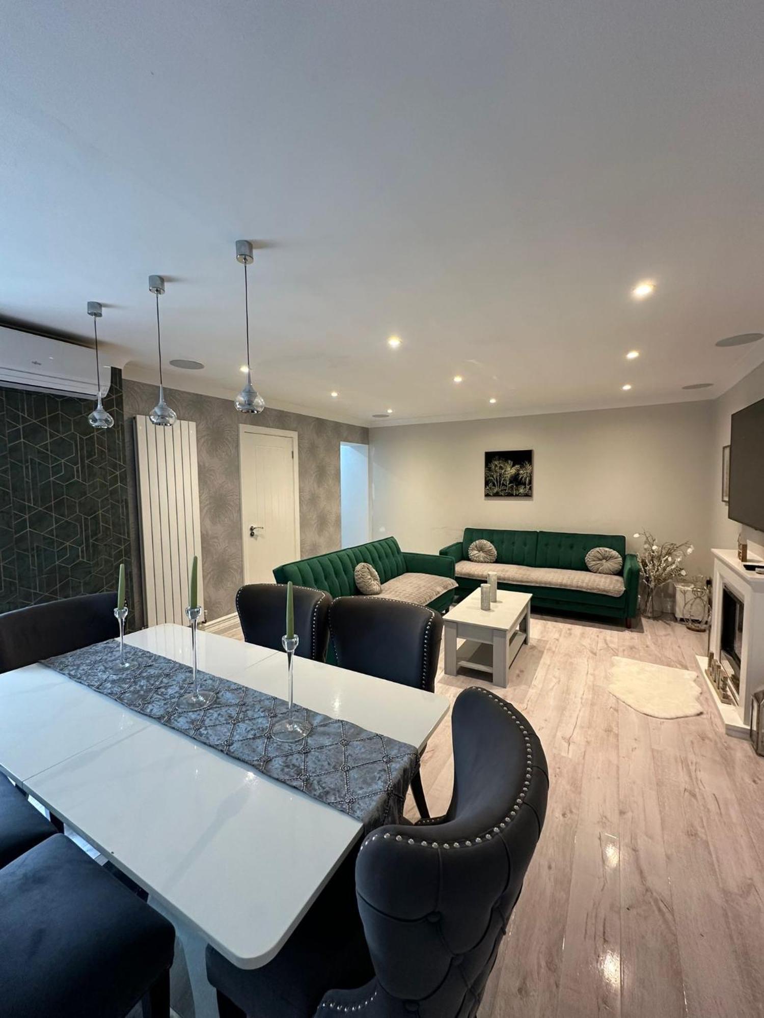 Luxury House Apartment Грийнфорд Екстериор снимка