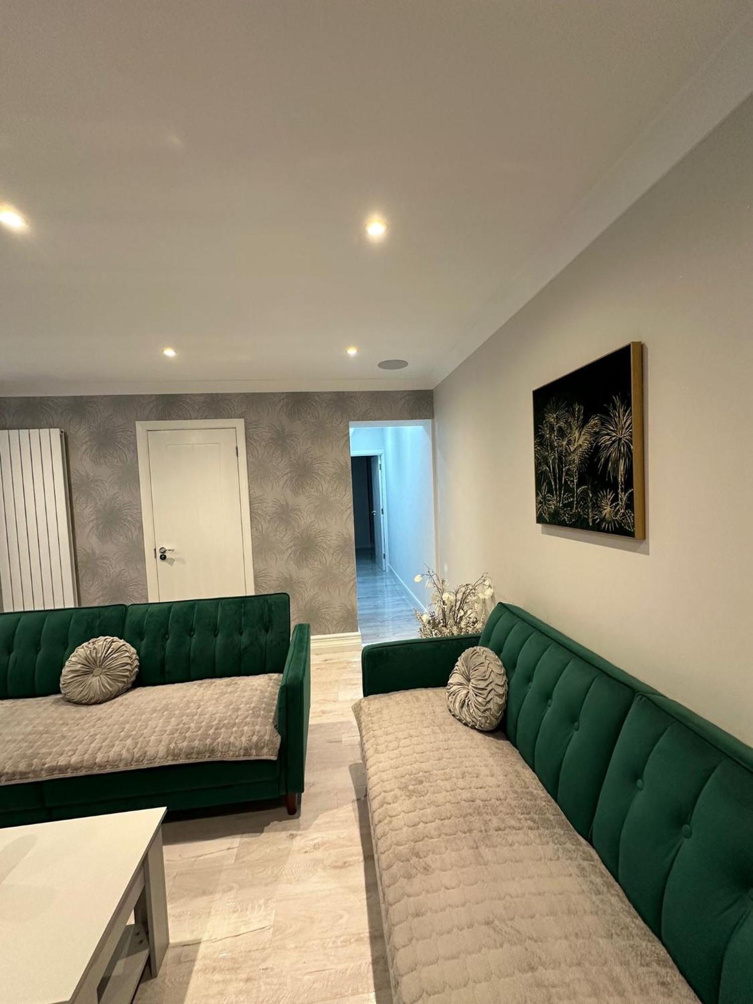 Luxury House Apartment Грийнфорд Екстериор снимка