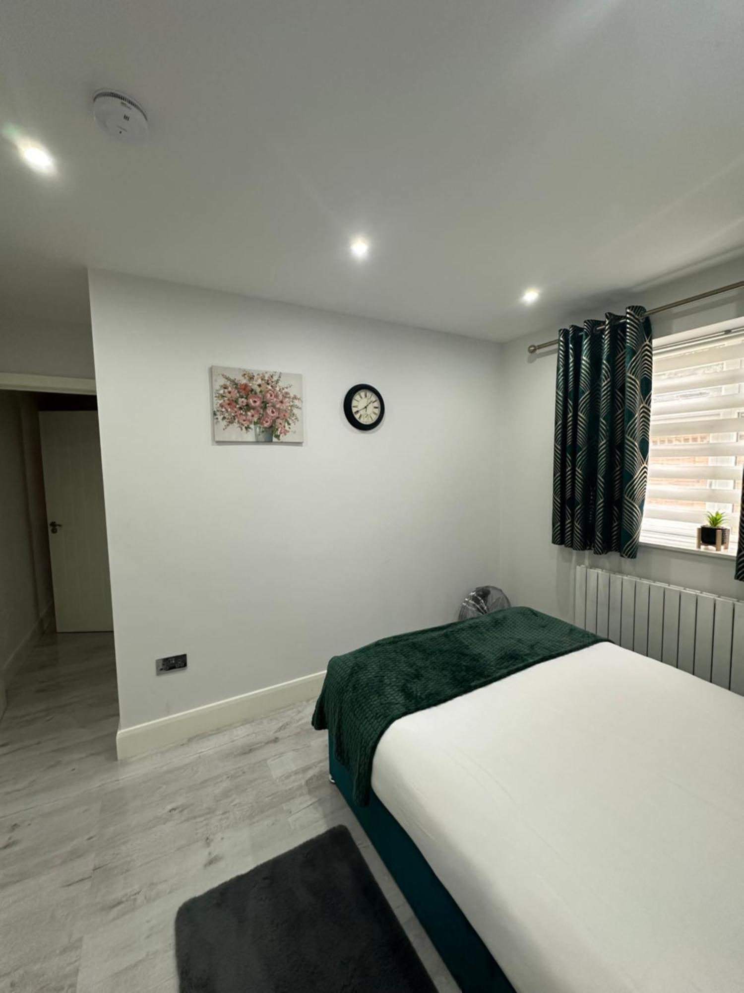 Luxury House Apartment Грийнфорд Екстериор снимка